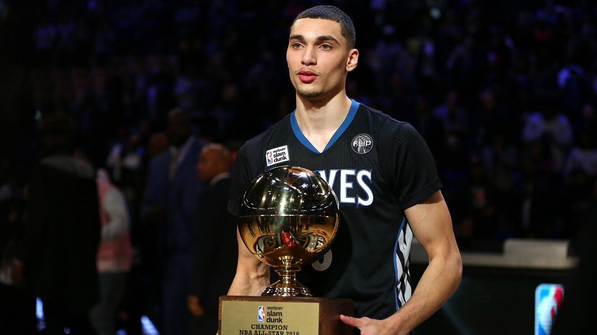 开云体育登录-舞台越大越强，当伦纳德遇上勇士与雄鹿的史诗对决