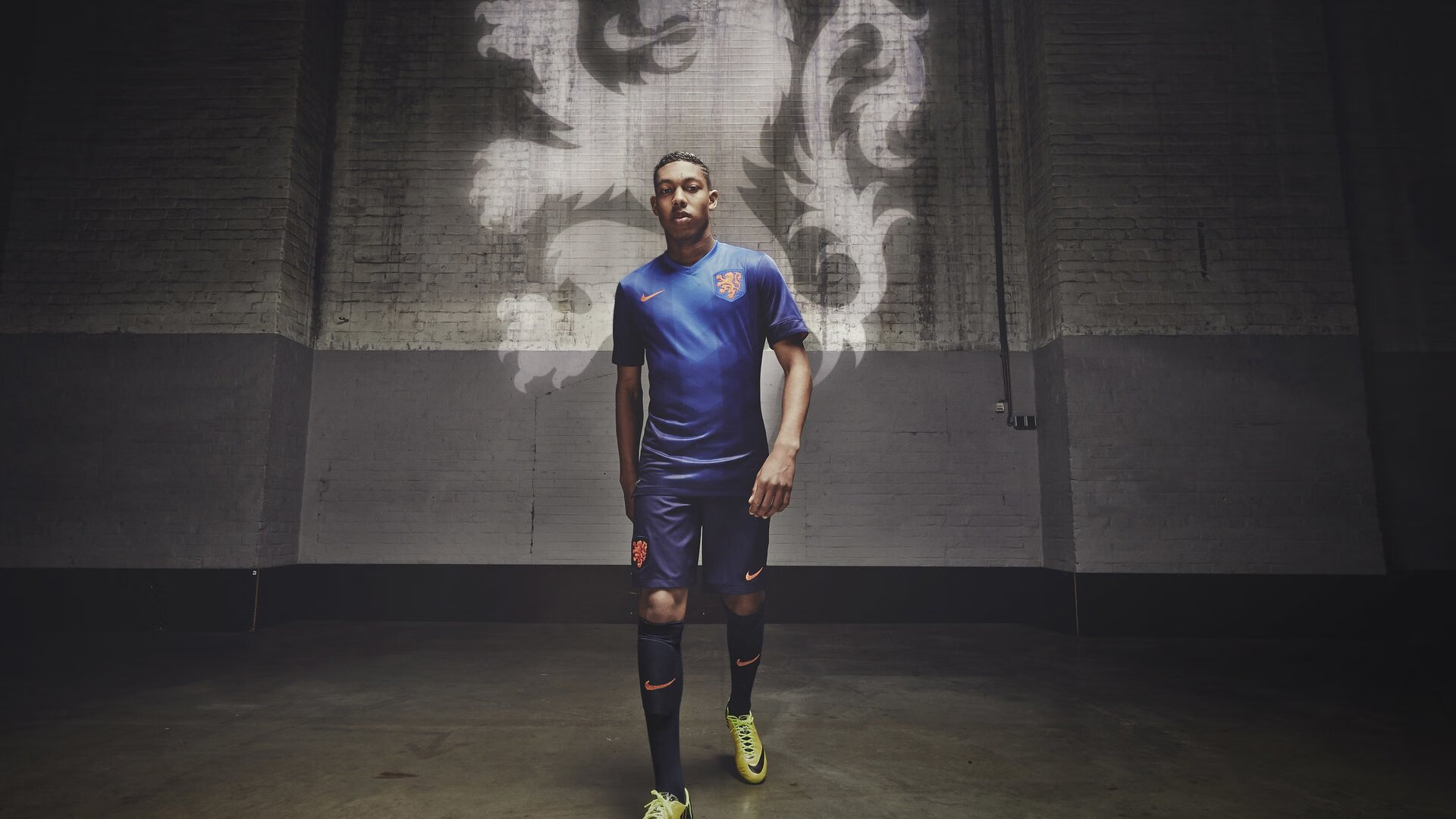 开云体育app-F1引擎轰鸣中的篮球雷霆,当赛道弧线遇见战术压制 第2张 开云体育app-F1引擎轰鸣中的篮球雷霆,当赛道弧线遇见战术压制 第2张